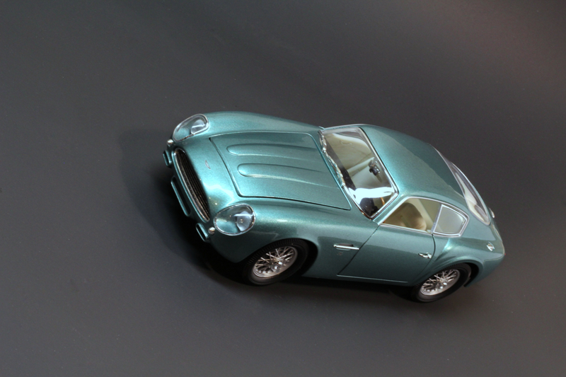 Illustration for article titled 1:18 scale Aston Martin DB4 Zagato by Whitebox